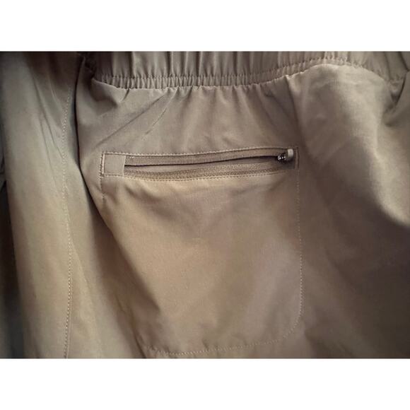 All In Motion Womens Plus 2X Shorts Khaki Athletic Stretch Pockets Zipper Poly - Picture 6 of 6